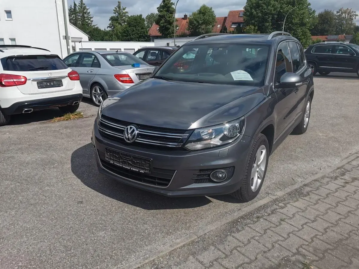 Gebraucht VW Tiguan Sportline 150 PS (110 kW) 2015 Grau SUV