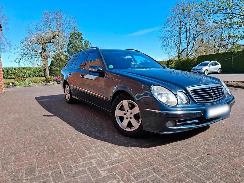 Second-hand Mercedes E320 204 CP (150 kW) 2004 Albastru Break