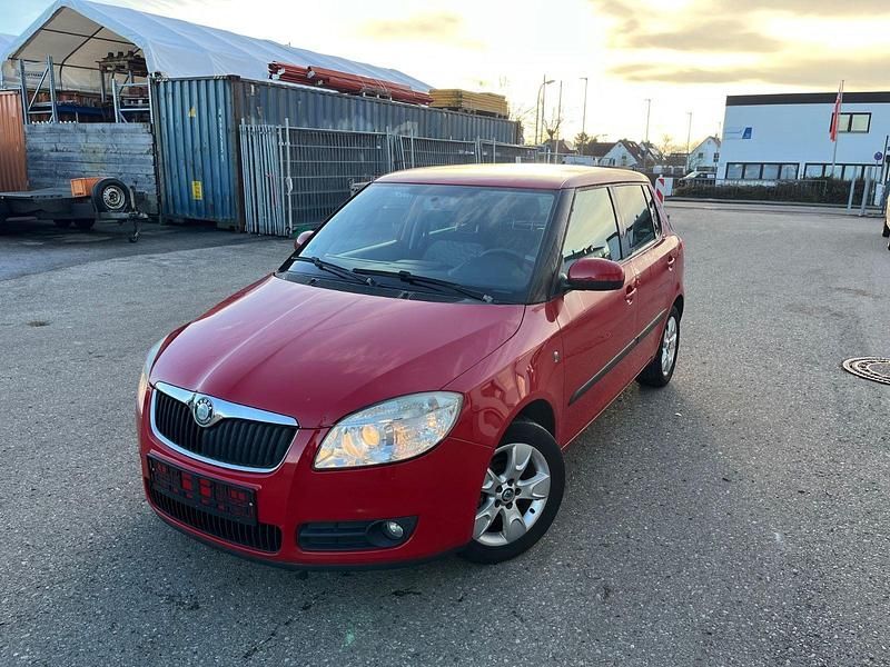Rot Gebraucht 2010 Skoda Fabia Ambiente Kleinwagen | 2.999 € (Fairer Preis) - Bild 1/4