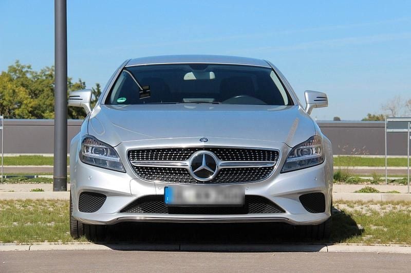 Silber Gebraucht 2015 Mercedes CLS350 Coupé | 23.000 € (Fairer Preis) - Bild 1/4