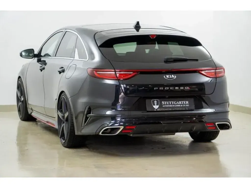 Gebraucht Kia ProCeed 204 PS (150 kW) 2021 (1k) zilinaschwarz met. (metallic) Kombi
