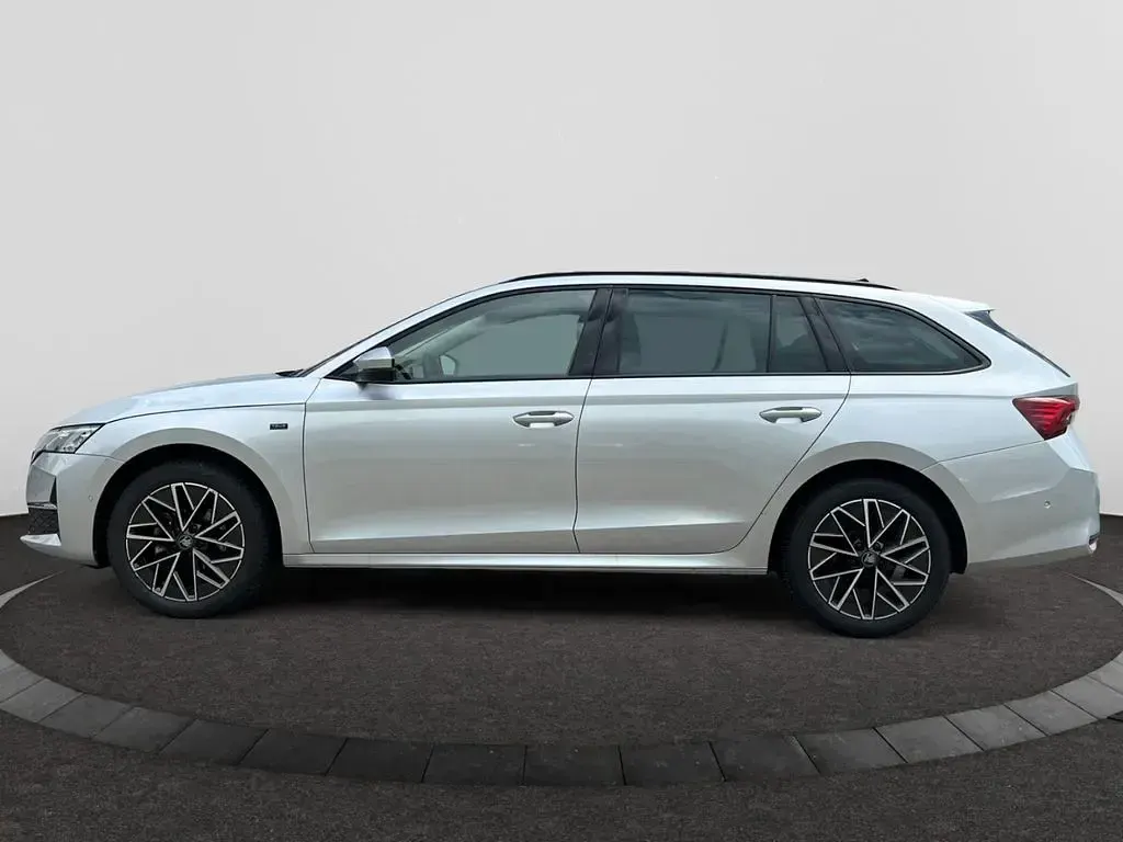 Gebraucht Skoda Octavia Tour 150 PS (110 kW) 2025 Silber Kombi