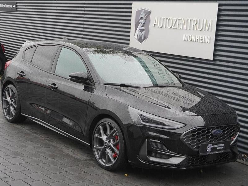 Gebraucht Ford Focus ST 280 PS (205 kW) 2022 Obsidianschwarz metallic Limousine