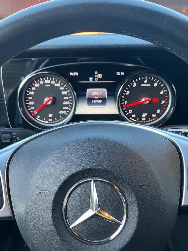 Gebraucht Mercedes E250 AMG line 211 PS (155 kW) 2017 Schwarz Kombi