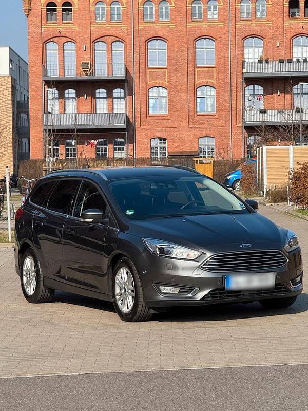 Gebraucht Ford Focus Titanium 120 PS (88 kW) 2014 Grau Kombi