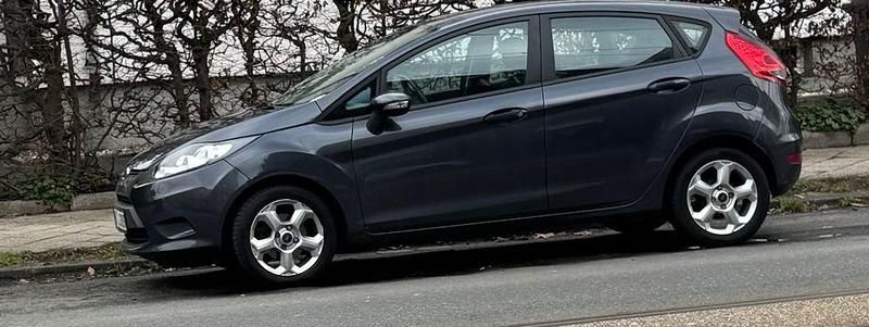 Gebraucht Ford Fiesta Trend 60 PS (44 kW) 2009 Grau Kleinwagen