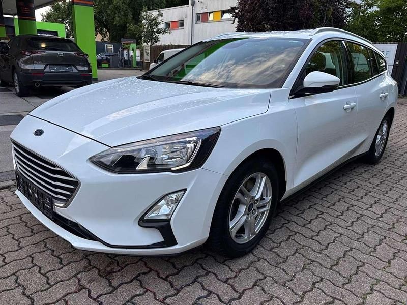 Frozen white Gebraucht 2020 Ford Focus Cool & Connect Kombi | 10.500 € (Guter Preis) - Bild 1/4