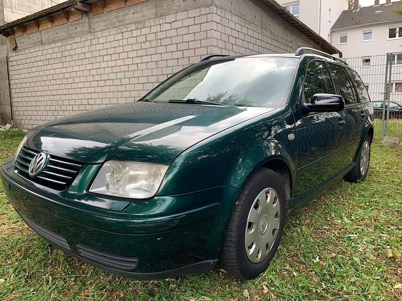 Grün Gebraucht 2000 VW Bora Limousine | 900 € (Superpreis) - Bild 1/4