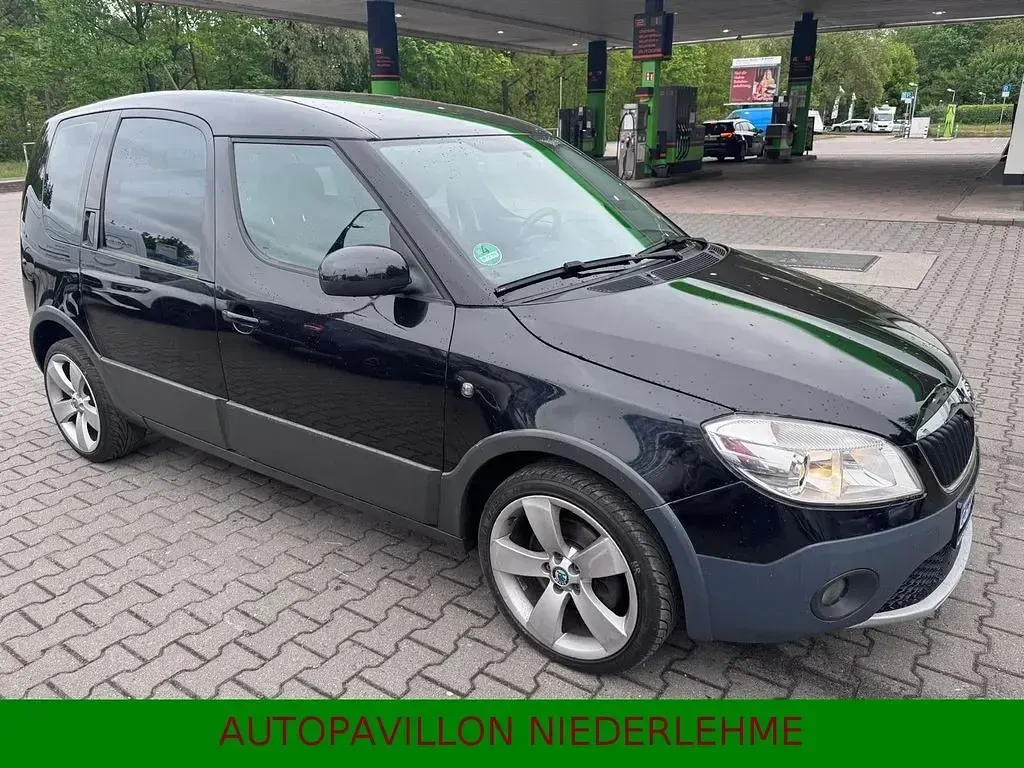Gebraucht Skoda Roomster Scout 105 PS (77 kW) 2014 Schwarz Kombi