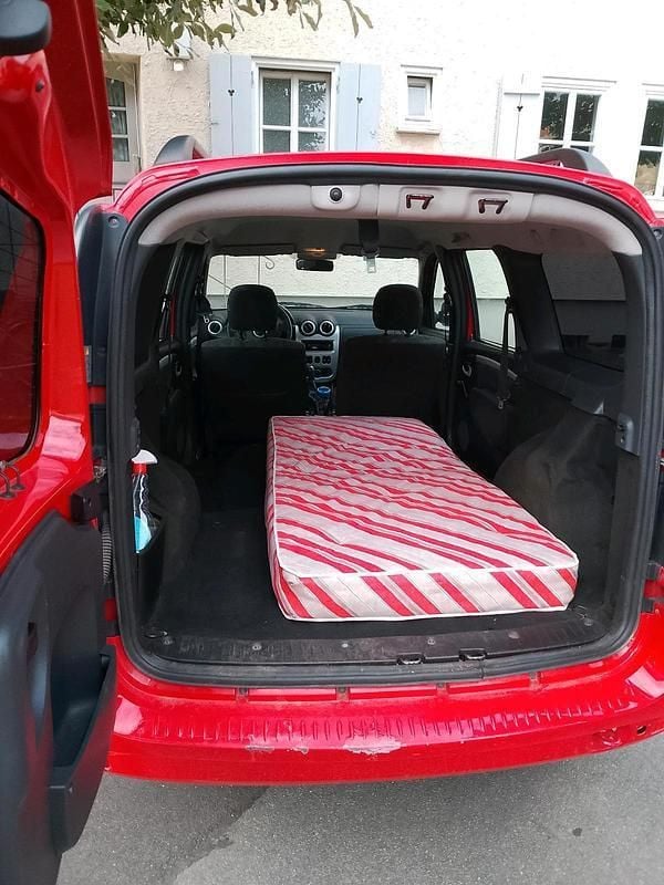 Rot Gebraucht 2009 Dacia Logan MCV Kombi | 3.000 € (Fairer Preis) - Bild 1/3