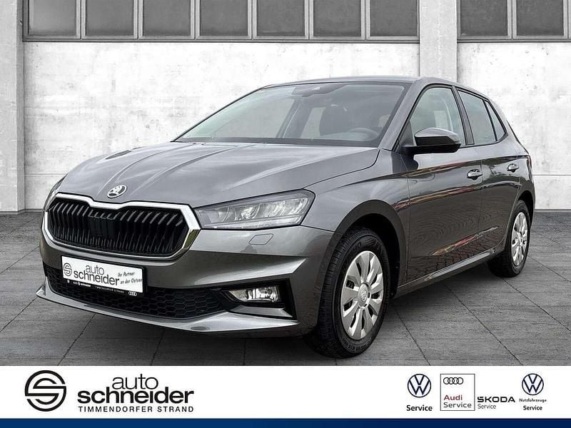 Graphitegrau Gebraucht 2024 Skoda Fabia Essence Kleinwagen | 16.390 € (Fairer Preis) - Bild 1/4