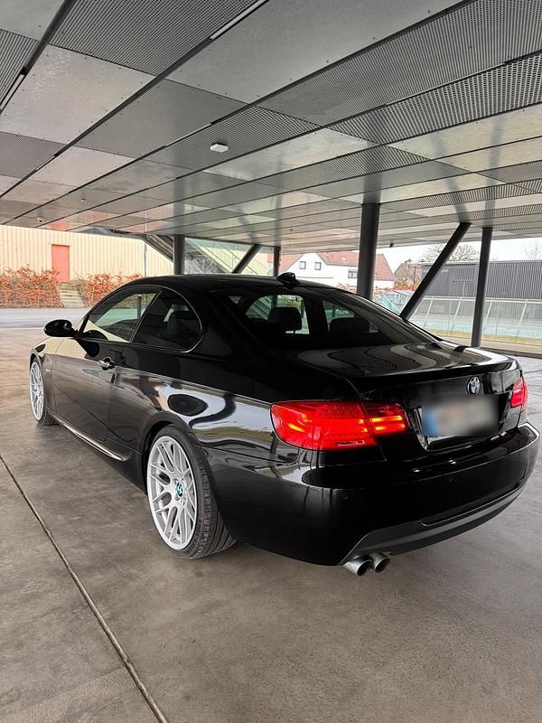 Gebraucht BMW 330 Shadowline 245 PS (180 kW) 2009 Schwarz Coupé