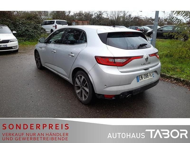 Gebraucht Renault Mégane IV Intens 132 PS (97 kW) 2017 Platingrau Limousine