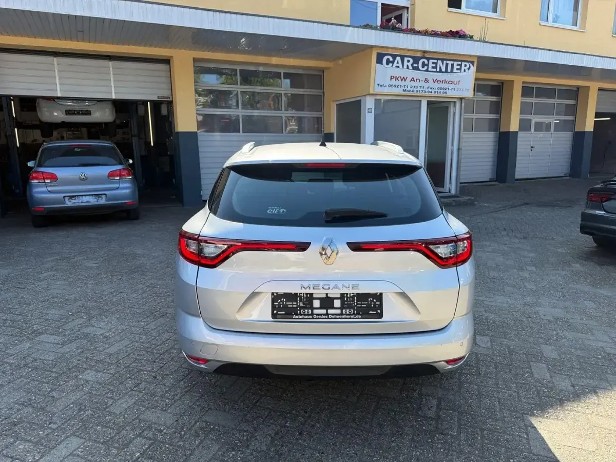 Gebraucht Renault Mégane GrandTour Experience 101 PS (74 kW) 2017 Grau Kombi