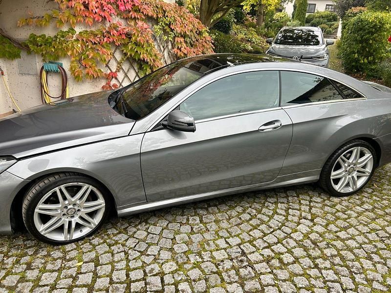 Grau Gebraucht 2015 Mercedes E350 Coupé | 15.500 € (Superpreis) - Bild 1/4