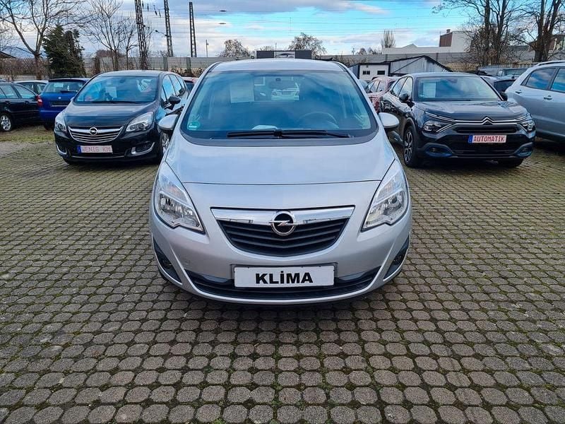 Gebraucht Opel Meriva Design Edition 120 PS (88 kW) 2011 Silber Van / Kleinbus