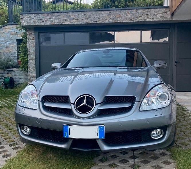 Grau Gebraucht 2010 Mercedes SLK350 Cabrio | 22.450 € - Bild 1/4