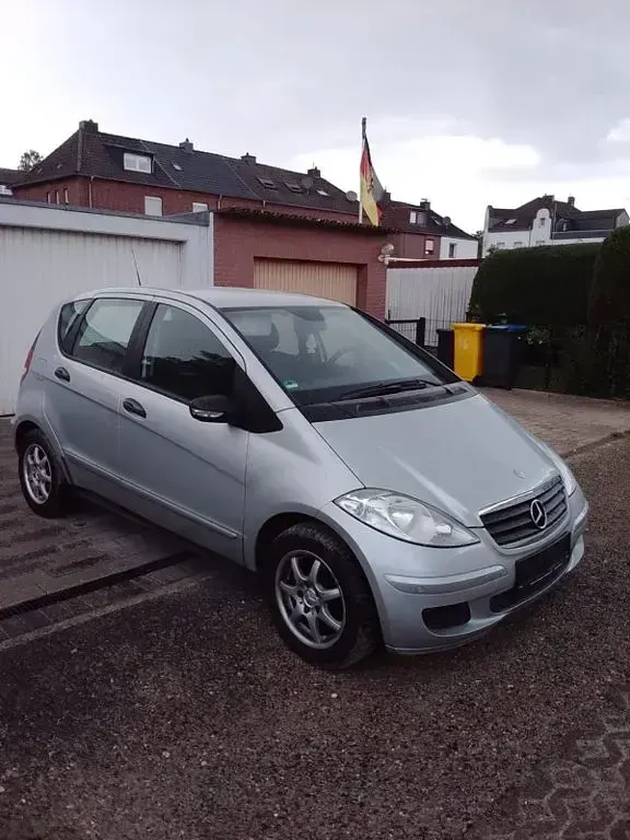 Gebraucht Mercedes A150 Classic 95 PS (69 kW) 2006 Silber Van / Kleinbus
