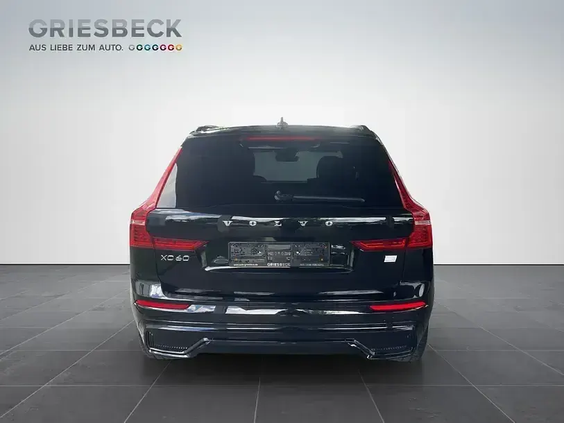Gebraucht Volvo XC60 R-Design 398 PS (292 kW) 2022 Onyx black / metallic SUV