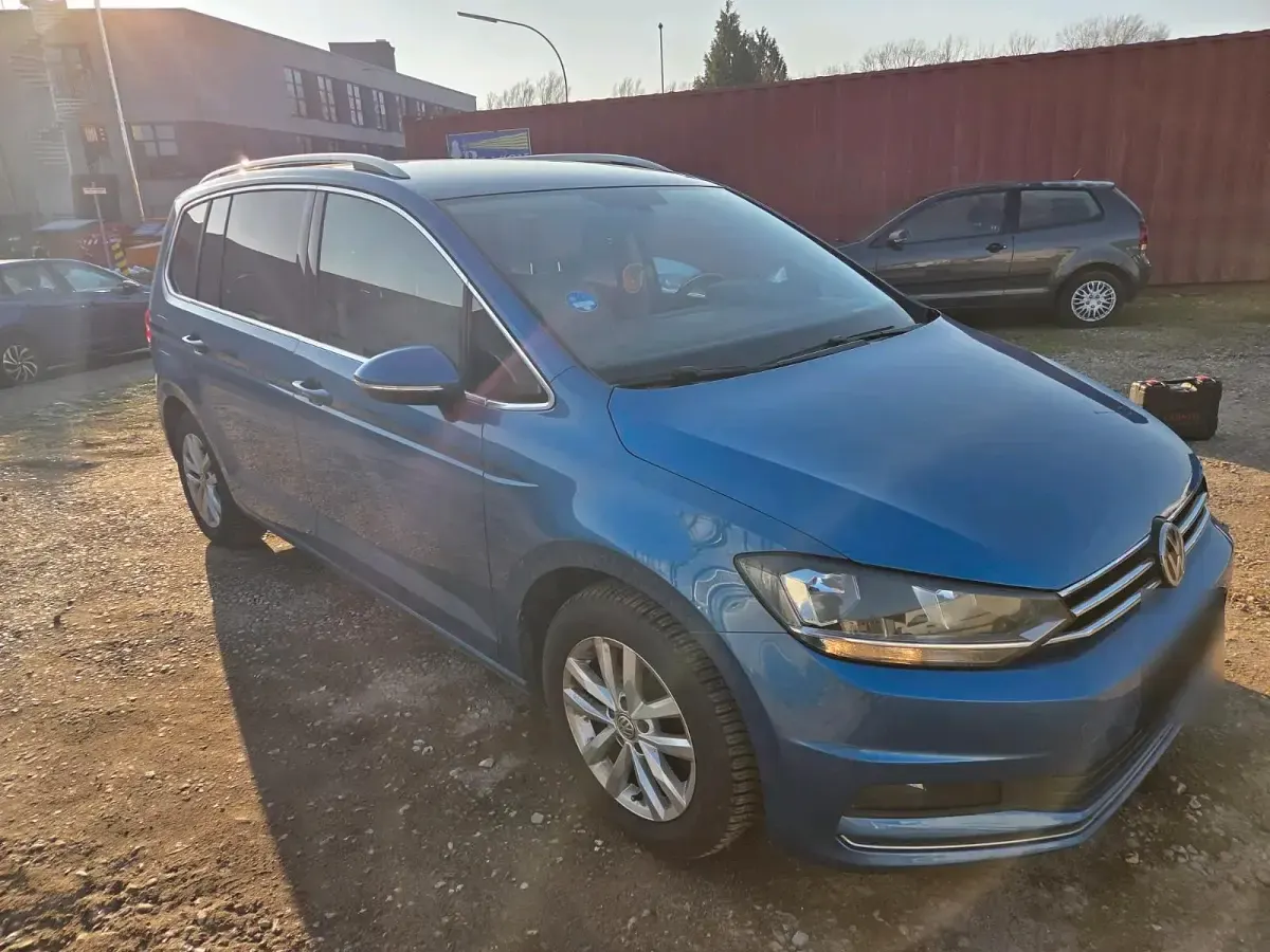 Gebraucht VW Touran 116 PS (85 kW) 2018 Blau Van / Kleinbus