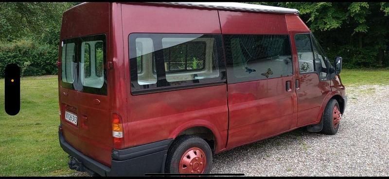 Second-hand Ford Transit 101 CP (74 kW) 2004 Roșu Break