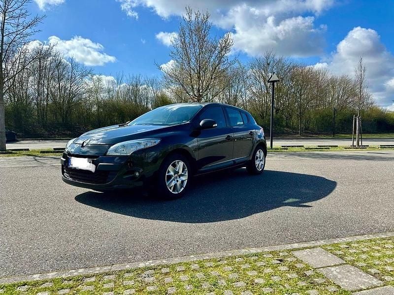 Gebraucht Renault Mégane 101 PS (74 kW) 2012 Schwarz Limousine