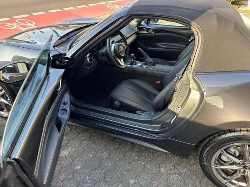 Neu Mazda MX5 Exclusive-Line 132 PS (97 kW) 2026 Grau Cabrio
