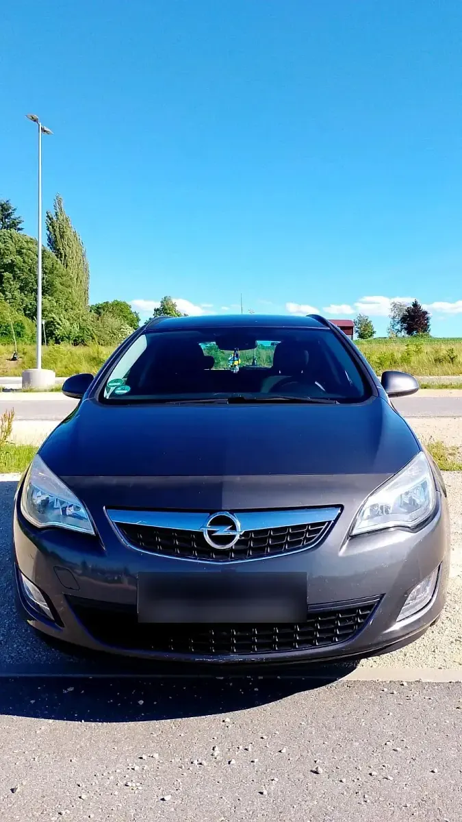 Gebraucht Opel Astra 101 PS (74 kW) 2011 Kombi