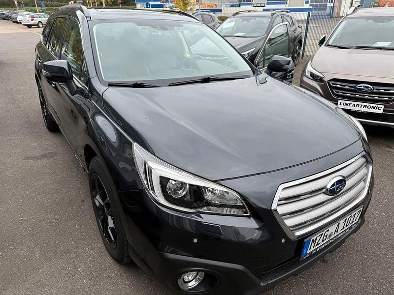 Grau Gebraucht 2017 Subaru Outback Premium SUV | 16.980 € (Teuer) - Bild 1/4