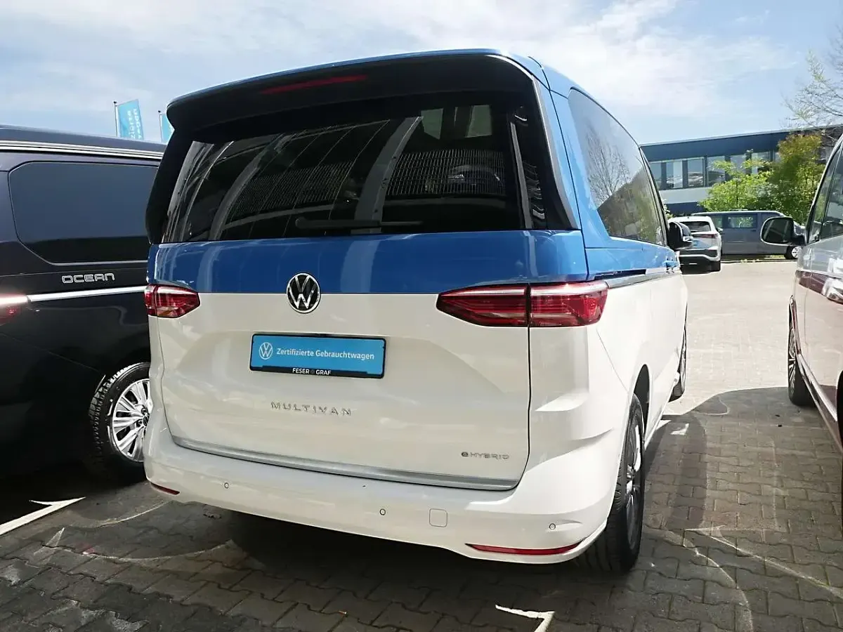 Second-hand VW Multivan Energetic 218 CP (160 kW) 2023 Alb Monovolum