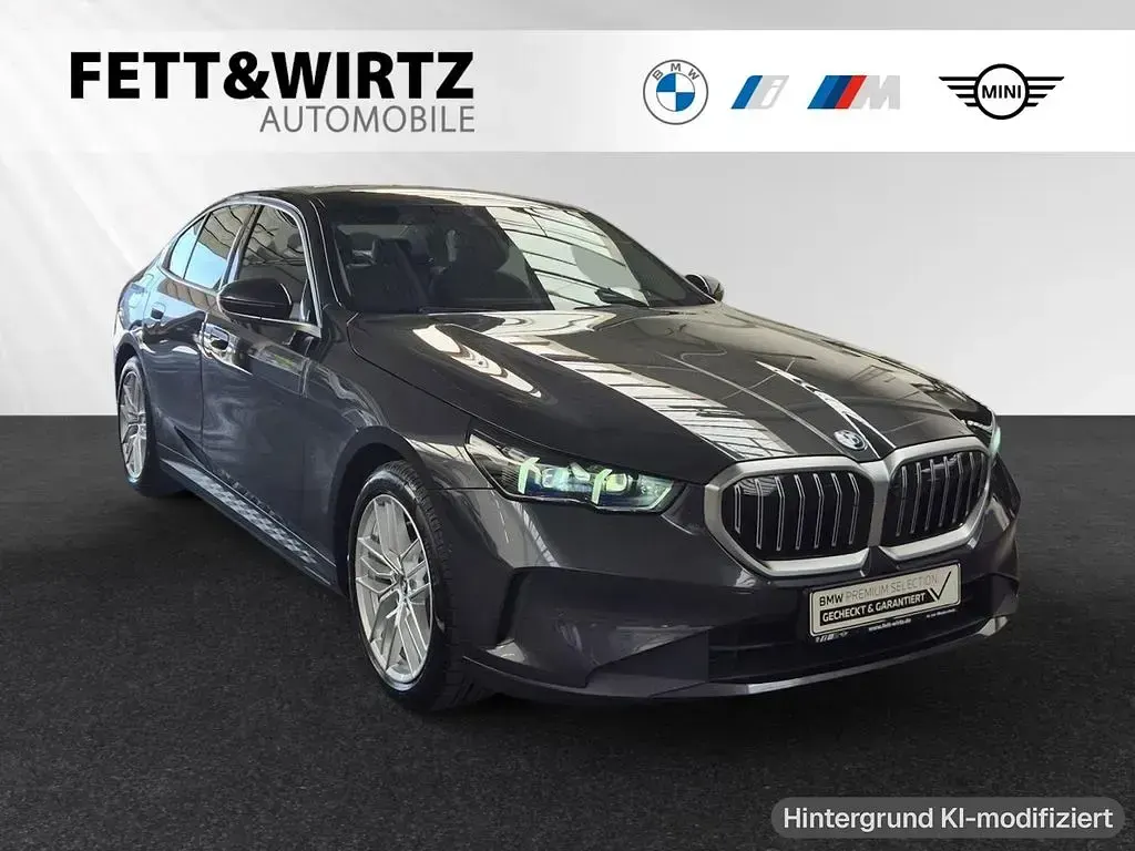Gebraucht BMW 530e Sport Line 299 PS (219 kW) 2024 Limousine