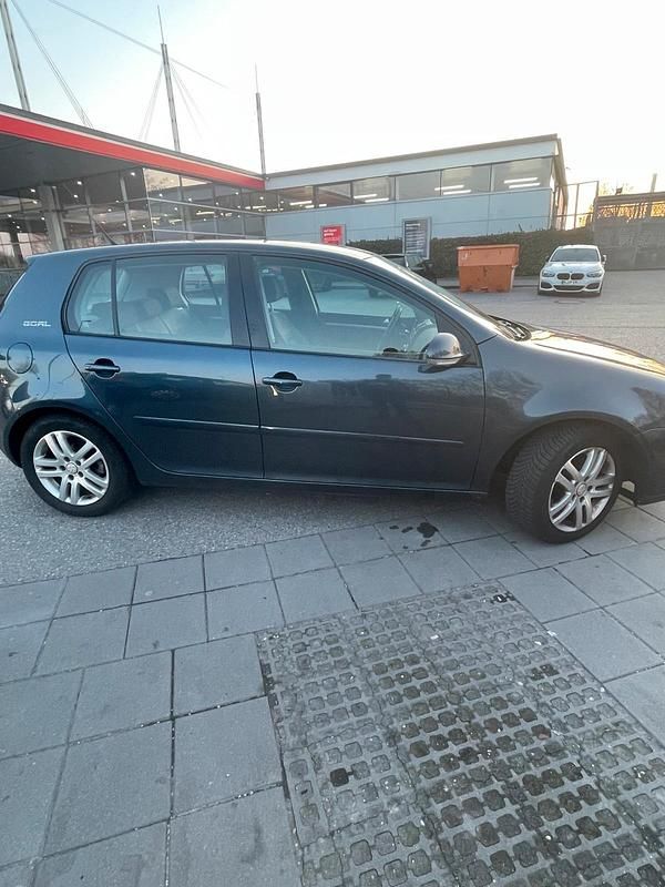 Gebraucht VW Golf V 75 PS (55 kW) 2006 Blau Kleinwagen