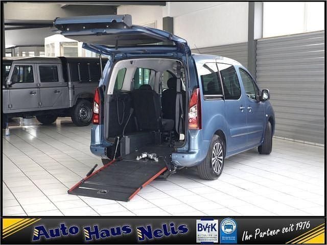 Blau Gebraucht 2018 Peugeot Partner Tepee Active Van / Kleinbus | 22.990 € - Bild 1/4