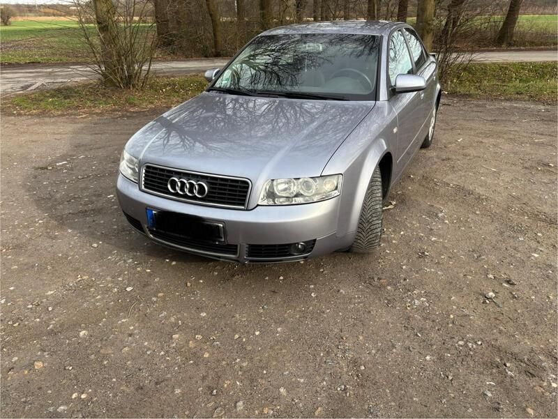 Silber Gebraucht 2004 Audi A4 Limousine | 1.500 € (Guter Preis) - Bild 1/4