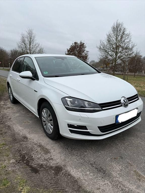 Gebraucht VW Golf VII LOUNGE 86 PS (63 kW) 2015 Weiß Limousine