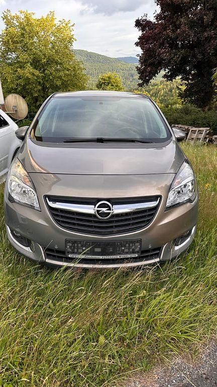 Grau Gebraucht 2015 Opel Meriva Edition Van / Kleinbus | 3.490 € (Guter Preis) - Bild 1/4