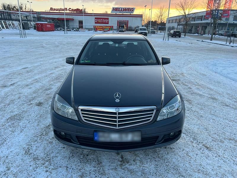 Grau Gebraucht 2010 Mercedes C200 Limousine | 5.000 € (Guter Preis) - Bild 1/4