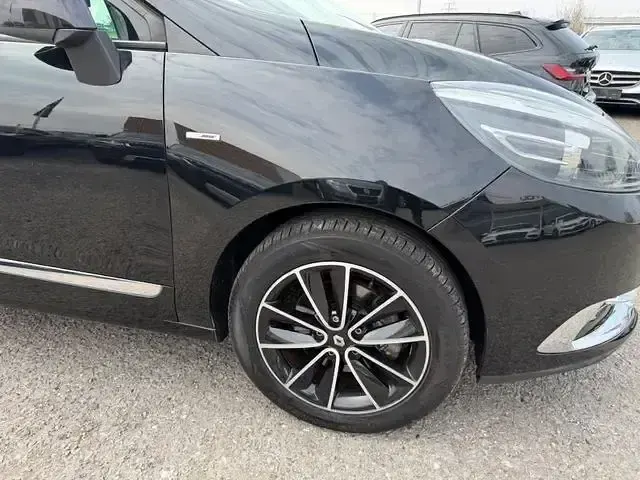 Gebraucht Renault Scenic E-Tech Bose Edition 116 PS (85 kW) 2014 Schwarz Van / Kleinbus