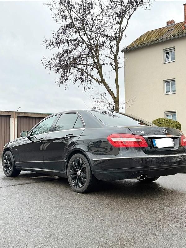 Gebraucht Mercedes E350 231 PS (169 kW) 2009 Schwarz Limousine
