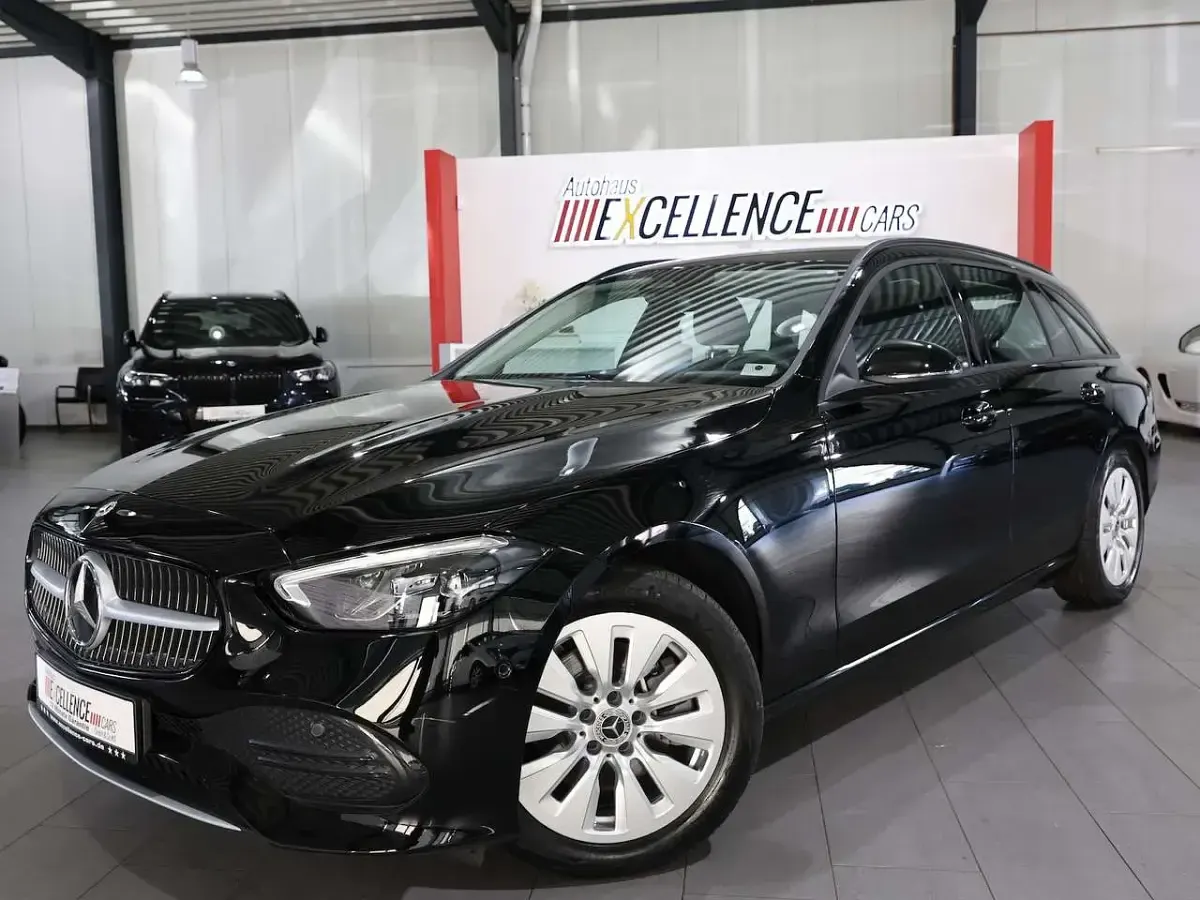 Gebraucht Mercedes C220 Business 200 PS (147 kW) 2023 Schwarz Kombi