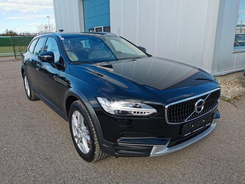 Gebraucht Volvo V90 CC Basis 190 PS (139 kW) 2019 Black solid "stone" / solid Kombi