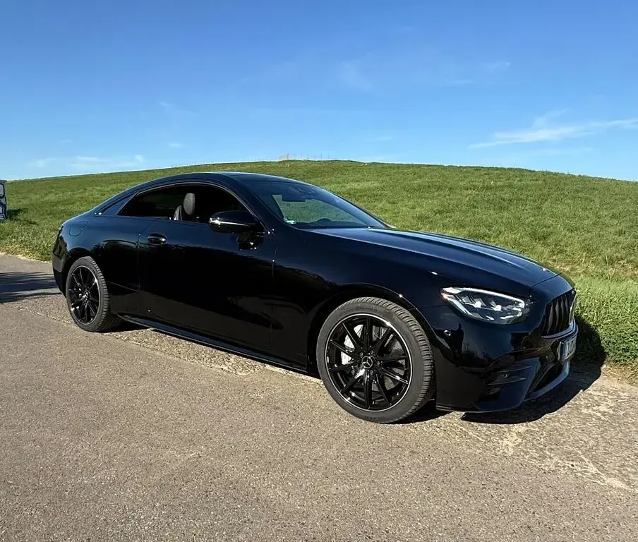 Gebraucht Mercedes E450 AMG line 367 PS (269 kW) 2023 Schwarz Coupé
