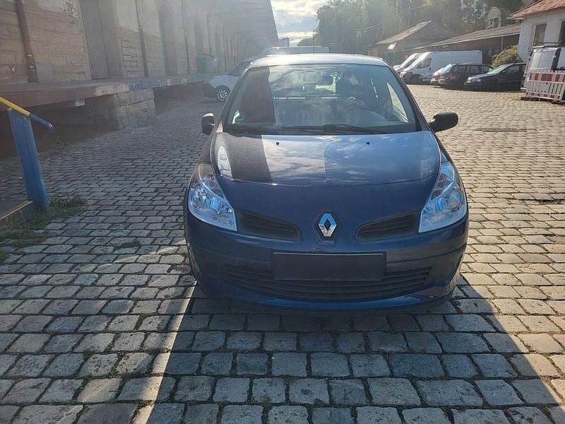 Blau Gebraucht 2009 Renault Clio II Expression Limousine | 2.300 € (Fairer Preis) - Bild 1/4
