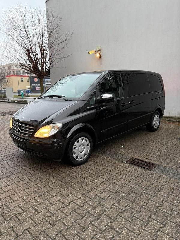 Schwarz Gebraucht 2009 Mercedes Viano Van / Kleinbus | 7.300 € (Superpreis) - Bild 1/4