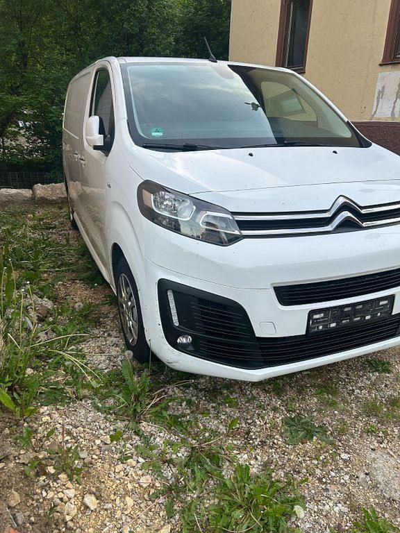 Weiß Gebraucht 2016 Citroën Jumpy Van / Kleinbus | 8.000 € - Bild 1/4