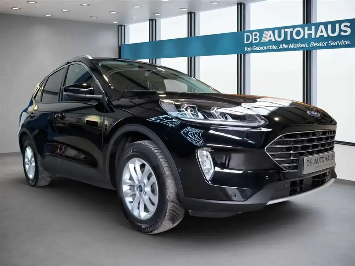 Gebraucht Ford Kuga Titanium 120 PS (88 kW) 2023 Schwarz SUV