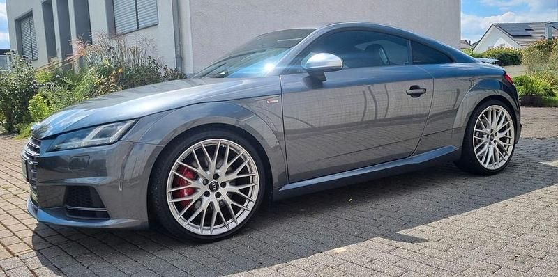 Grau Gebraucht 2018 Audi TTS Ambiente Coupé | 32.400 € (Fairer Preis) - Bild 1/4