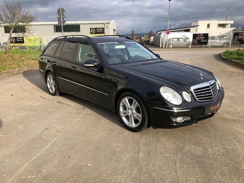 Gebraucht Mercedes E200 Avantgarde 184 PS (135 kW) 2008 Schwarz Limousine