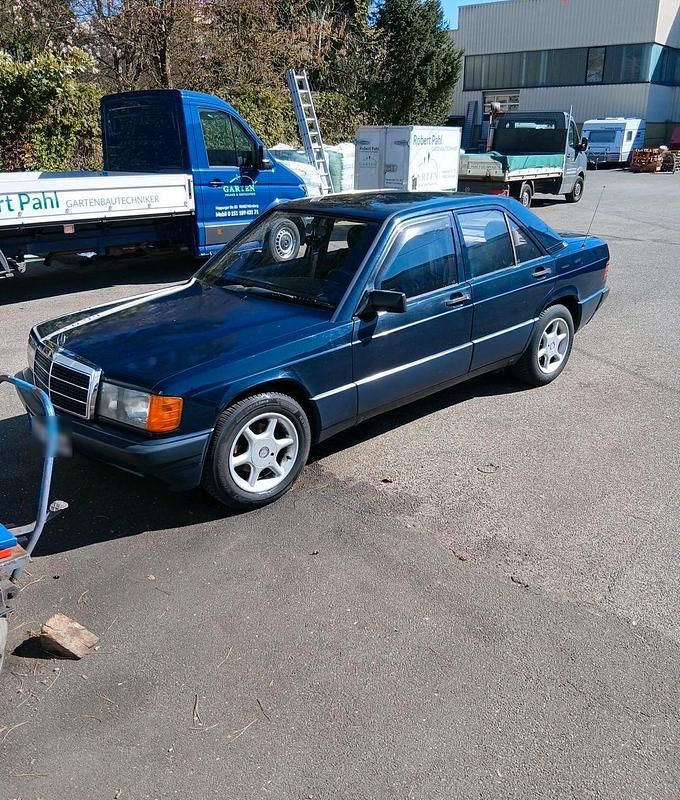 Gebraucht Mercedes 190 75 PS (55 kW) 1990 Andere farben Limousine