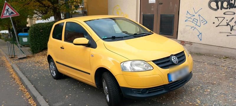 Gelb Gebraucht 2006 VW Fox Kleinwagen | 1.300 € (Fairer Preis) - Bild 1/4
